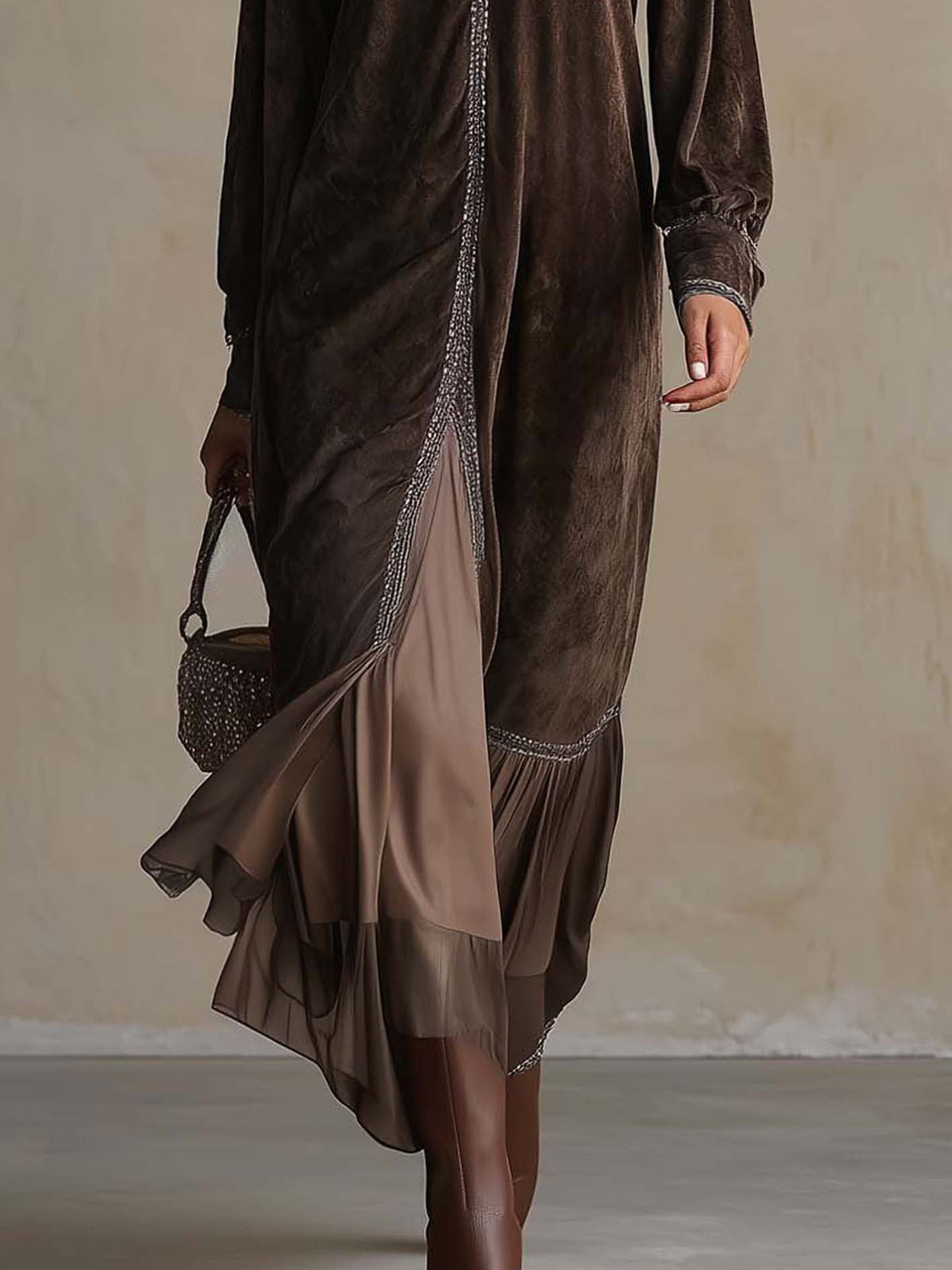 Teresa | Vestido midi holgado de ante sintético con escote en V y detalle de ribete
