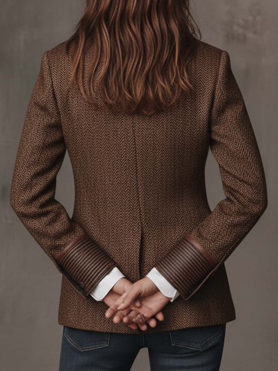 Blazer de Mujer con Diseño en Espiga y Paneles Estampados