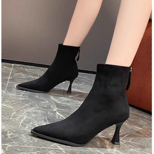 ELARA STIEFELETTEN