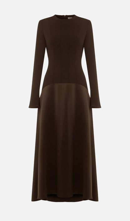 VESTIDO LARGO PUNTOY SATÉN MODELO CAFÉ