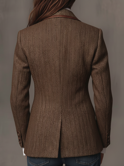Blazer de Mujer con Diseño en Espiga y Paneles Estampados