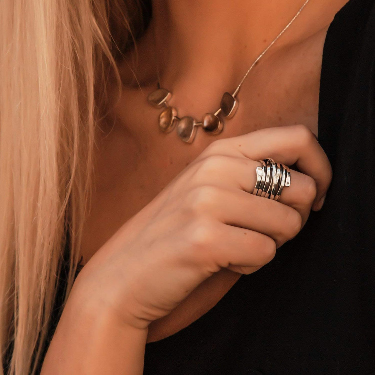 ANILLO FLUIDO ESCULTURAL