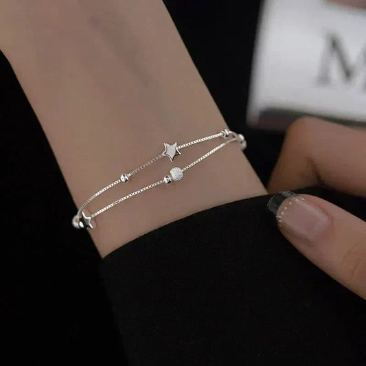 Pulsera de plata con estrellitas