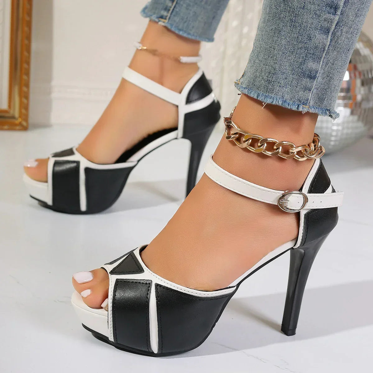 TACONES VALENTINA