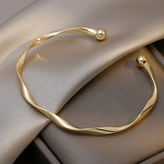 Marisol – Elegante pulsera de oro